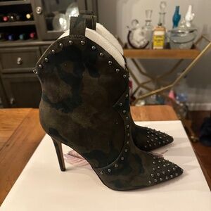 Jessica Simpson Heels